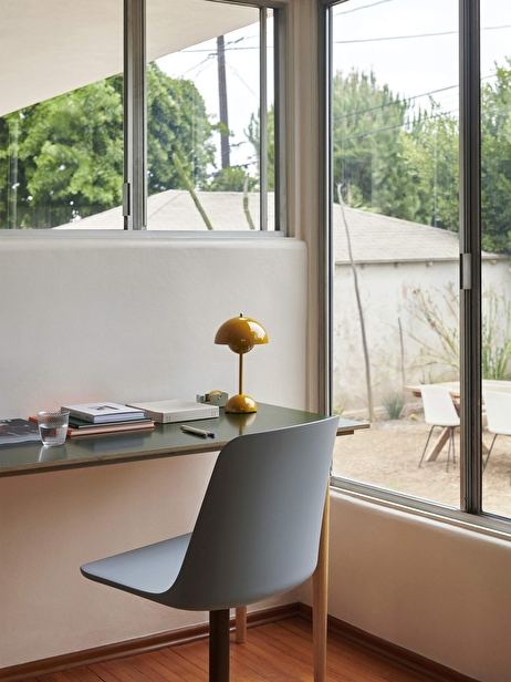 LAMPE DE TABLE SANS FIL RECHARGEABLE FLOWERPOT VP9 MOUTARDE - &TRADITION  Moutarde , Maison Bensimon