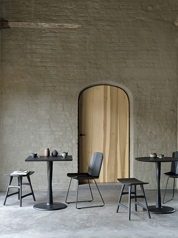 TABLE CARRE TORSION CHENE - ETHNICRAFT  Noir , Maison Bensimon