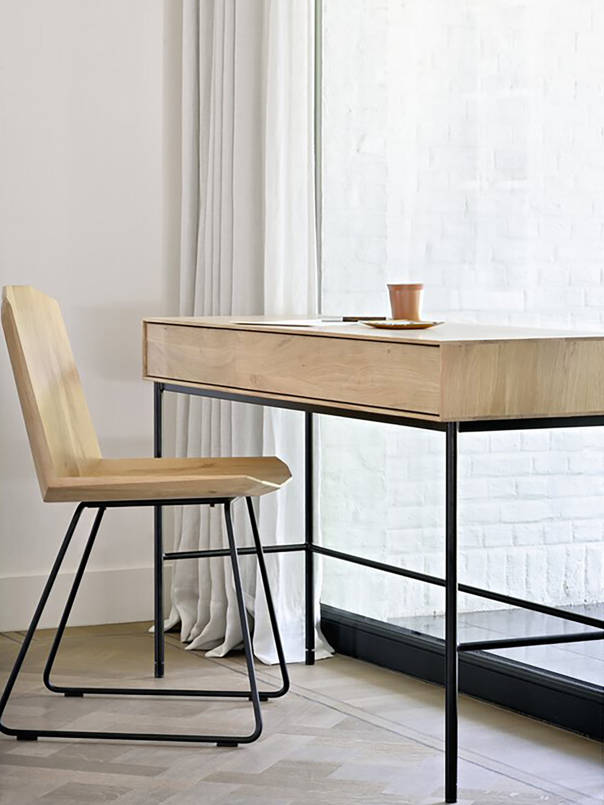 BUREAU WHITEBIRD 2 TIROIRS - ETHNICRAFT Chene clair , Maison Bensimon