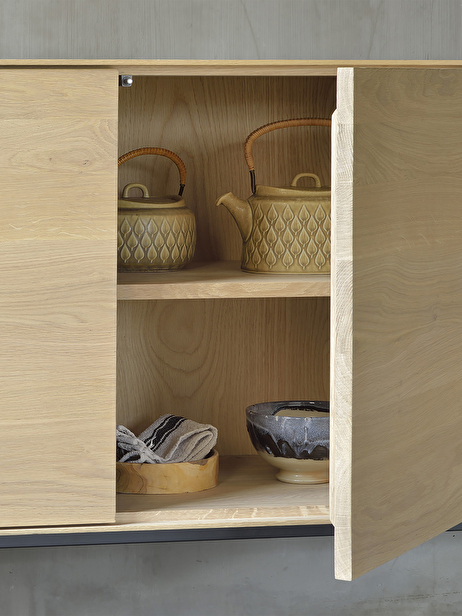 TABLE DE CHEVET SPINDLE - ETHNICRAFT  Chene clair , Maison Bensimon
