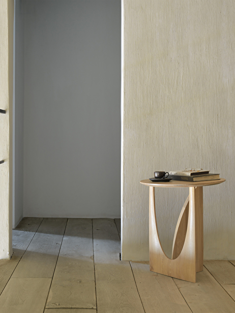 TABLE D'APPOINT GEOMETRIC  - ETHNICRAFT  Chene clair , Maison Bensimon