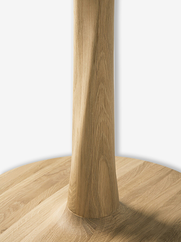 TABLE RONDE TORSION - ETHNICRAFT Chene clair , Maison Bensimon