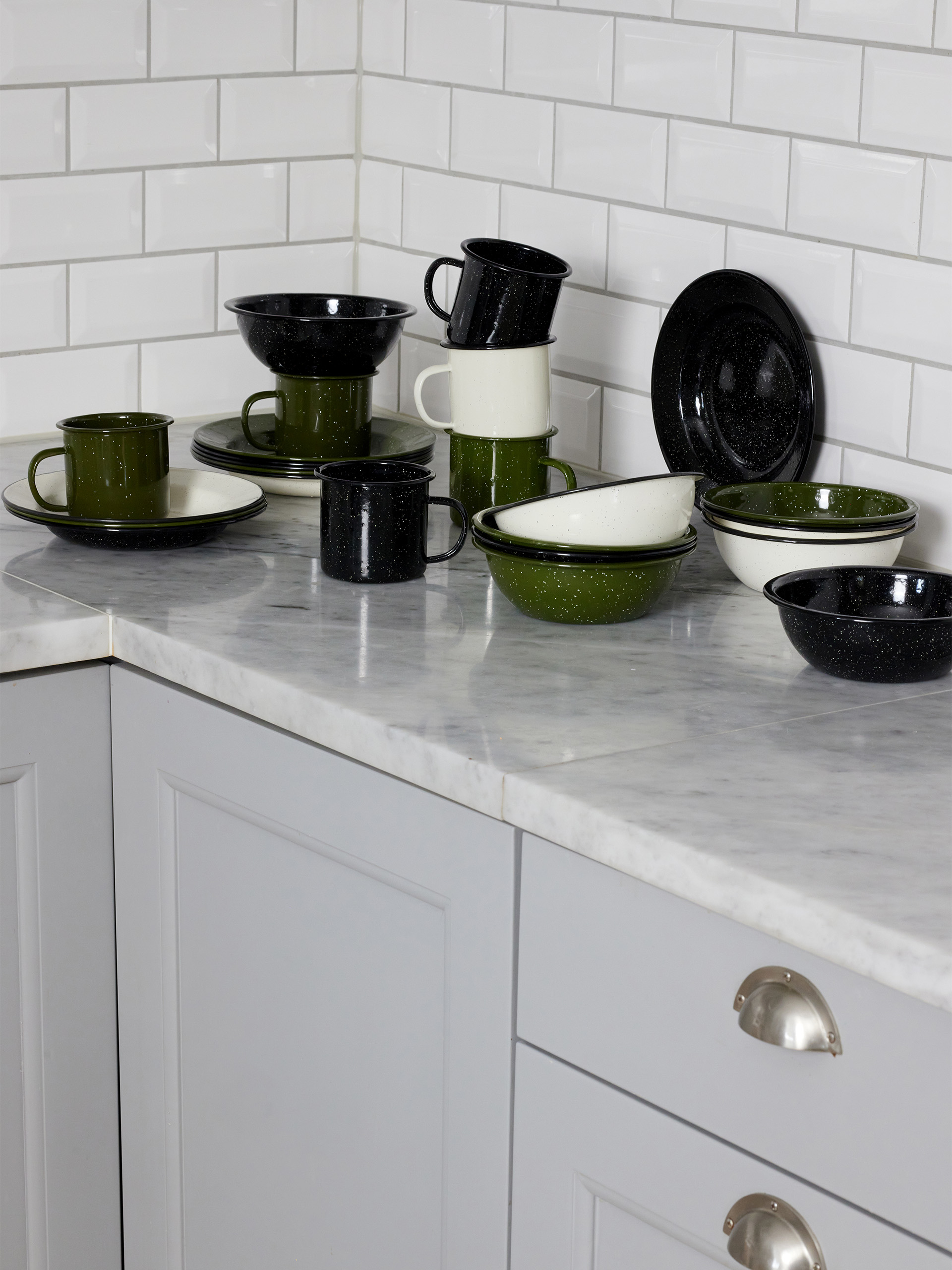 MUG METAL EMAIL VERT - SAGAFORM Vert , Maison Bensimon