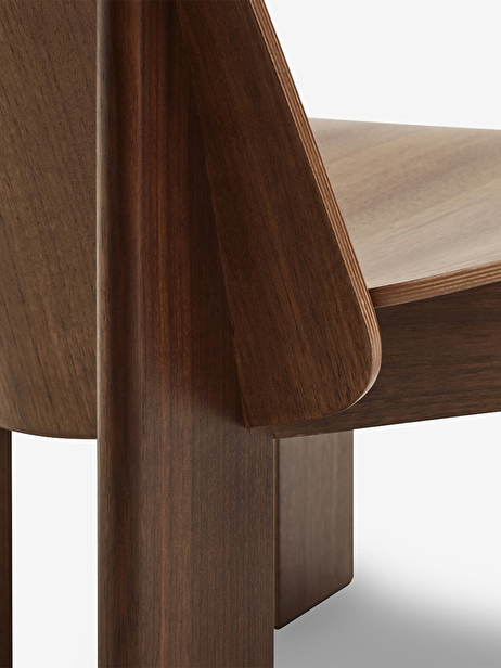 FAUTEUIL CHISEL ANDREAS BERGSAKER BOIS CONTREPLAQUE DE NOYER - HAY  Naturel , Maison Bensimon