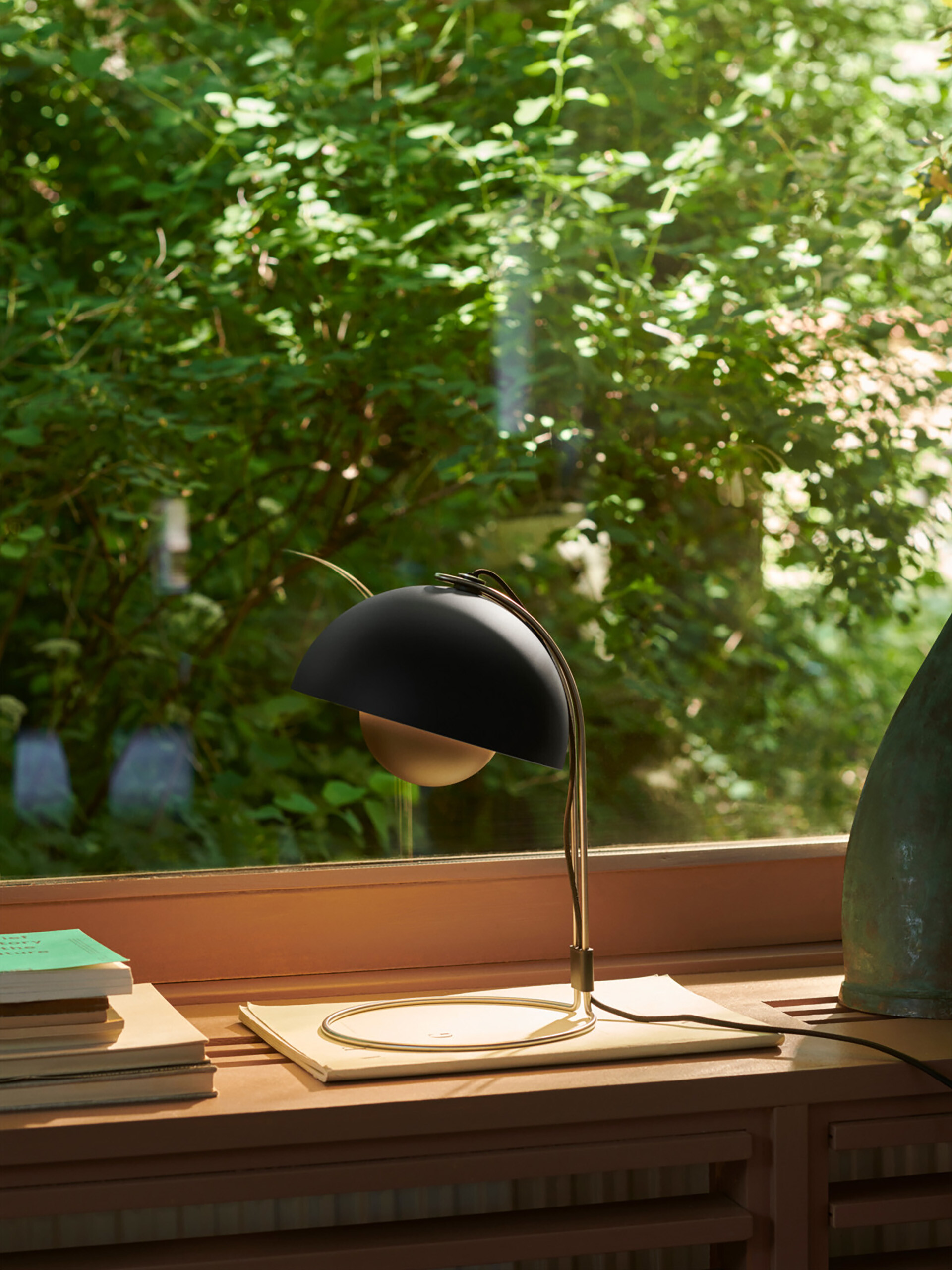 LAMPE A POSER FLOWERPOT VP4 NOIR MAT - &TRADITION  Noir , Maison Bensimon