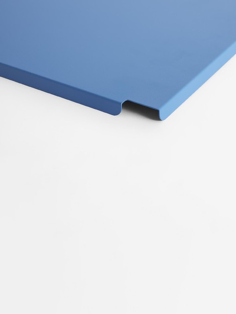 COUVERCLE METAL BLEU ELECTRIQUE - COLOUR CRATE - Hay  Bleu , Maison Bensimon
