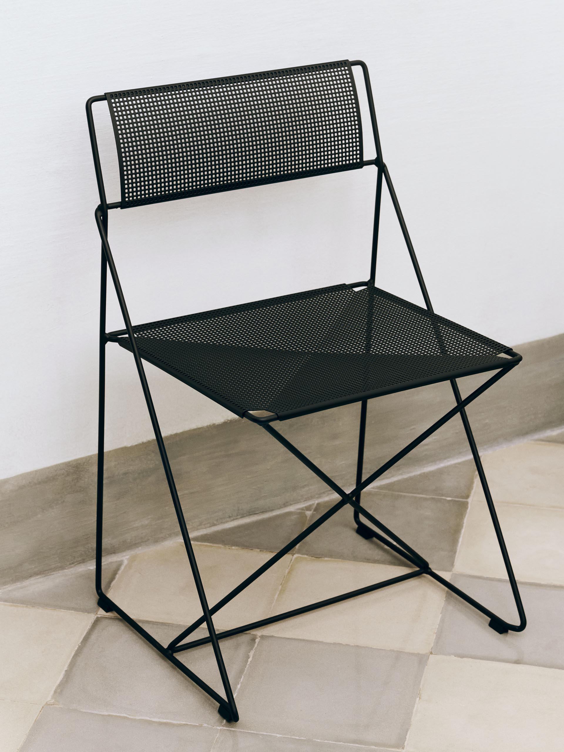 CHAISE X-LINE NOIR - Hay  Noir , Maison Bensimon