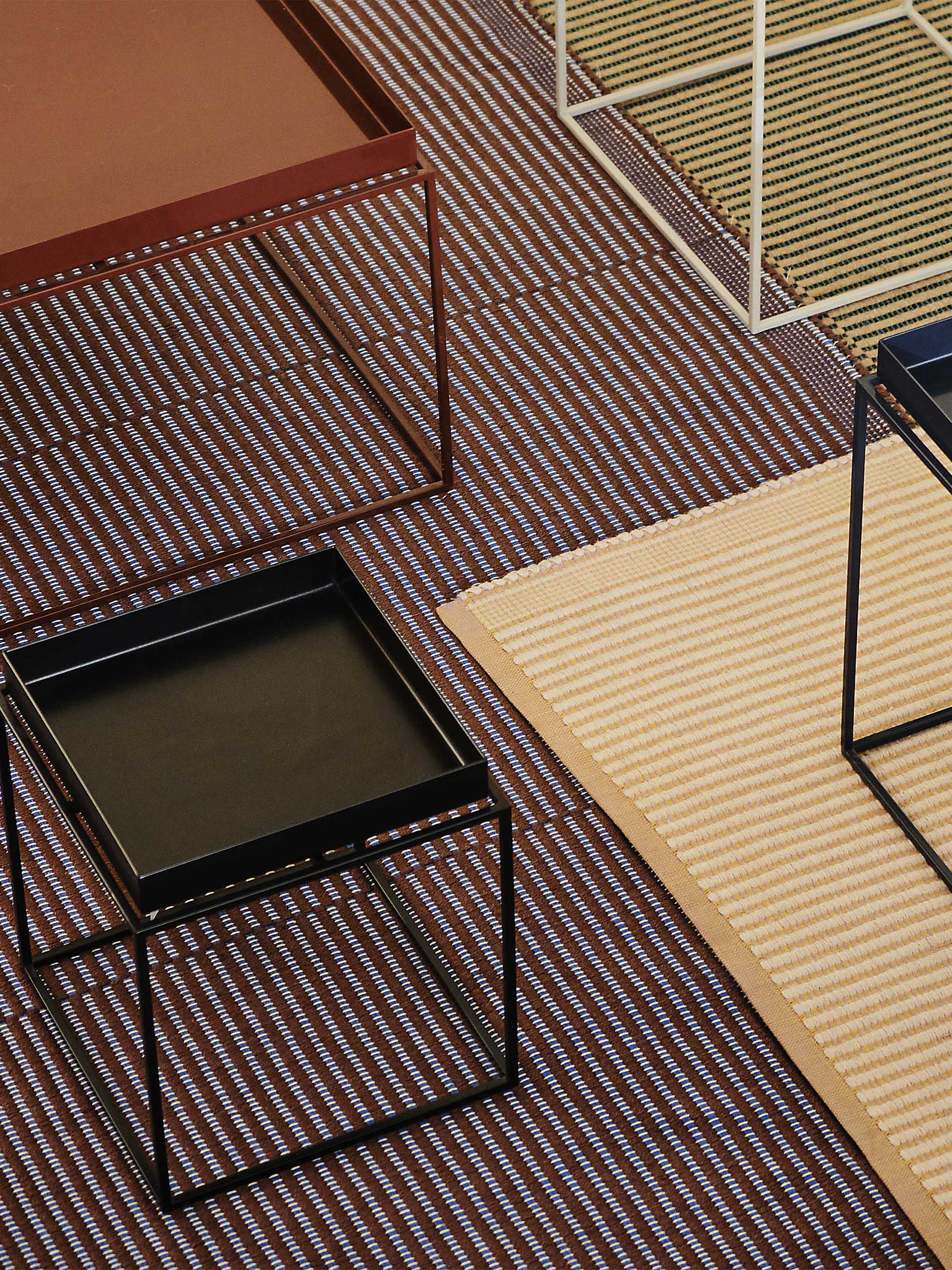 TABLE TRAY NOIR - Hay  Noir , Maison Bensimon