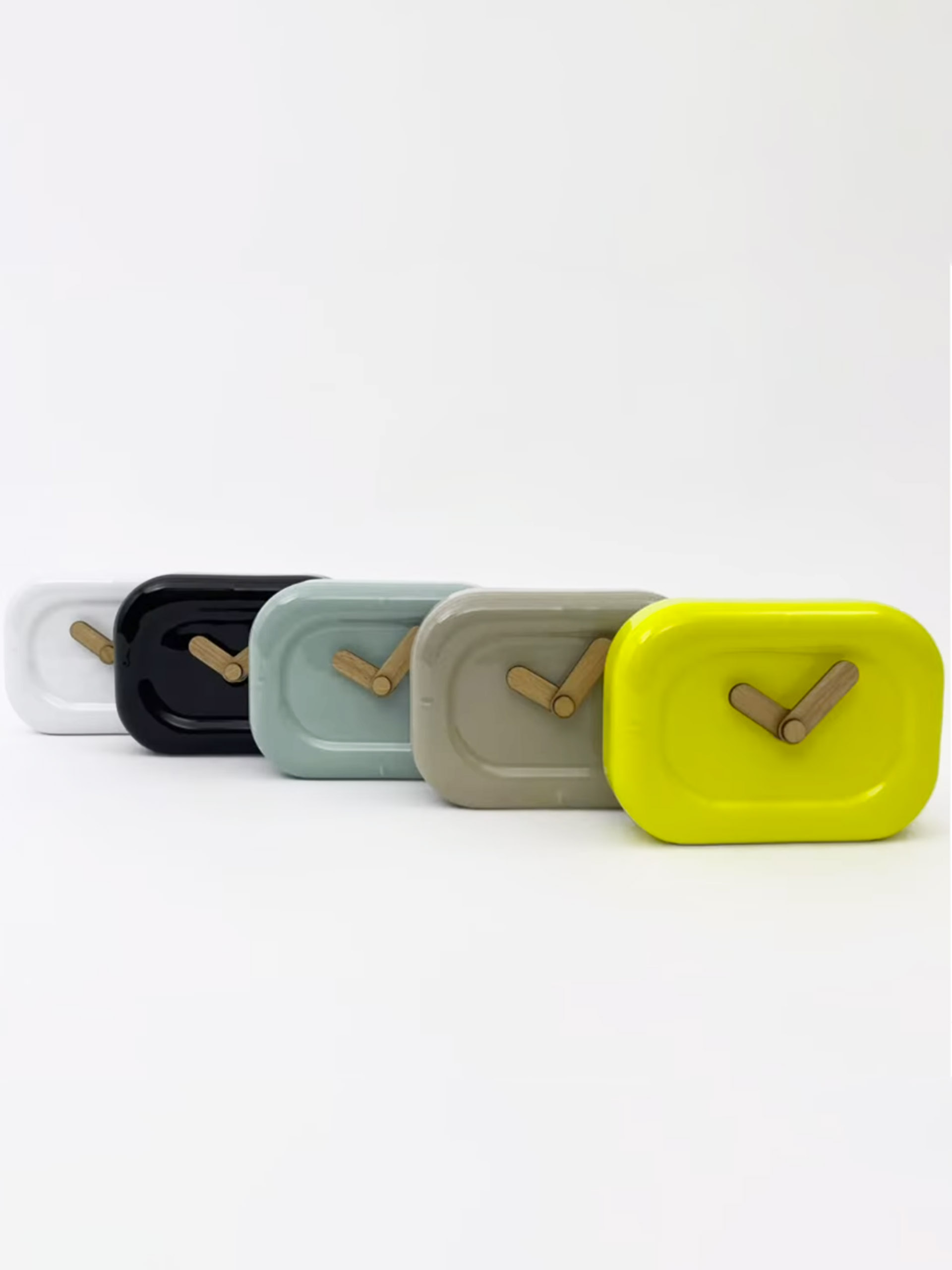 HORLOGE CERAMIQUE - BAZAR DELUXE Celadon , Maison Bensimon