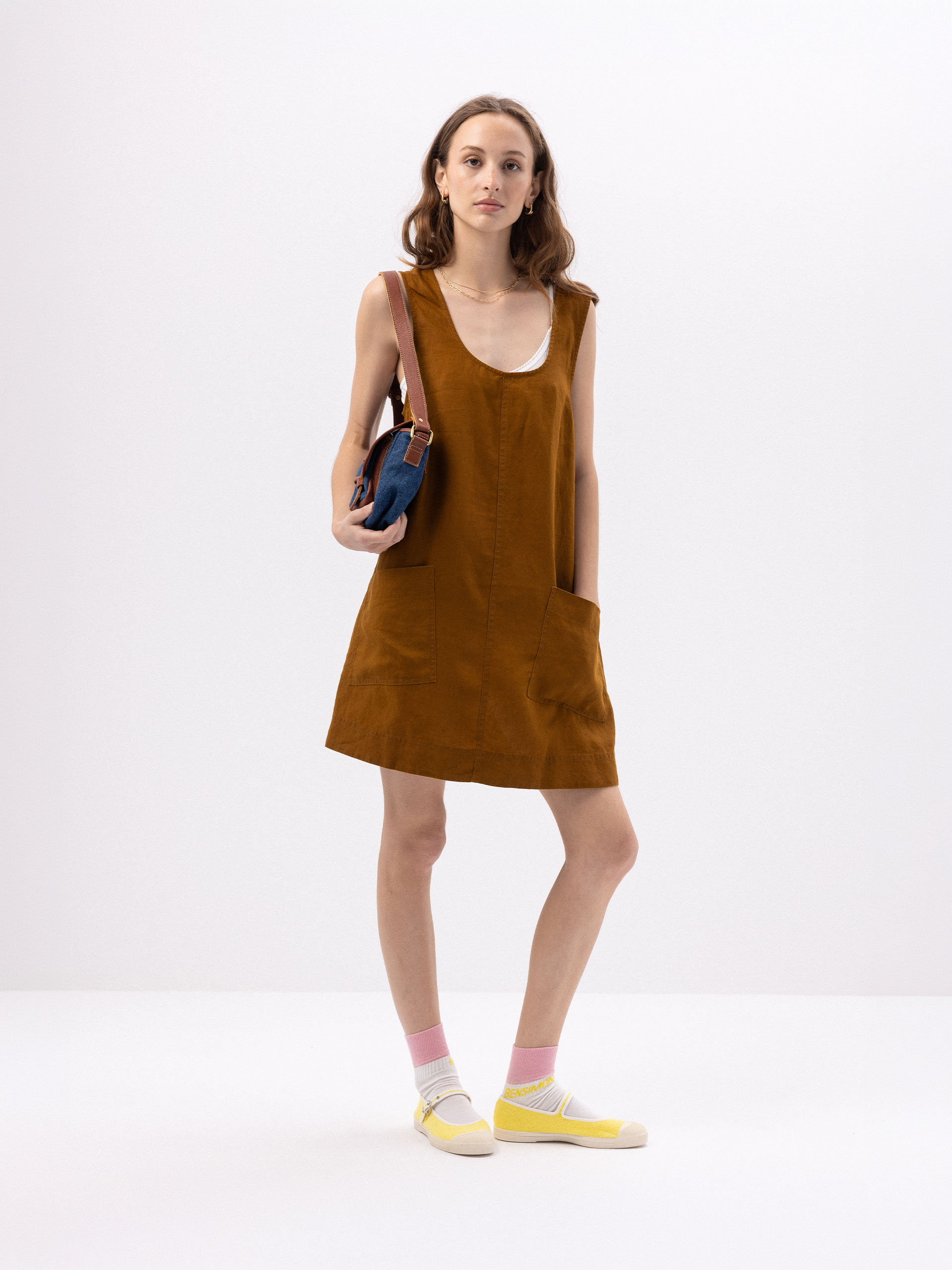 ROBE PATIENCE Robe en lin courte chasuble marron Caramel BENSIMON
